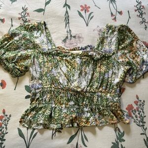 🔴DONATING SOON🔴 Cynthia Rowley Green Floral Blouse